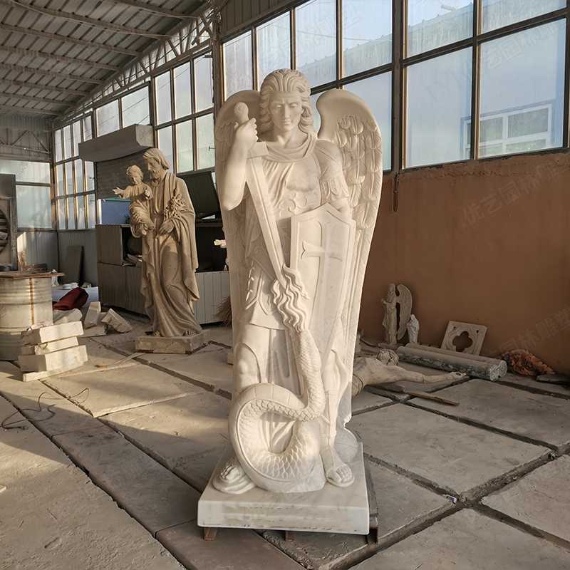 圣邁克雕塑，大理石圣邁克